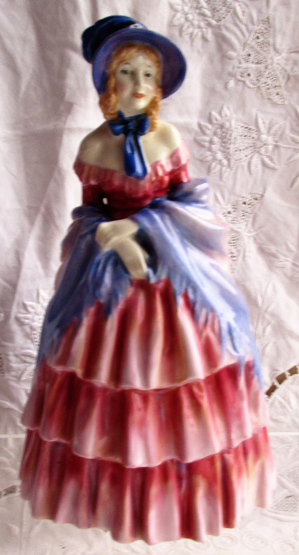vintage royal doulton english porcelain figurine a victorian lady hn 728