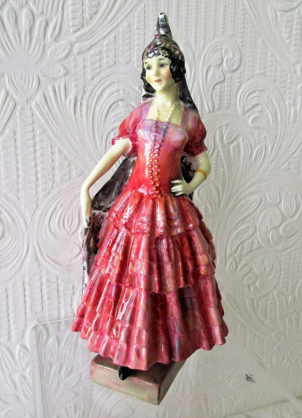 vintage royal doulton english porcelain figurine a spanish lady hn 1294