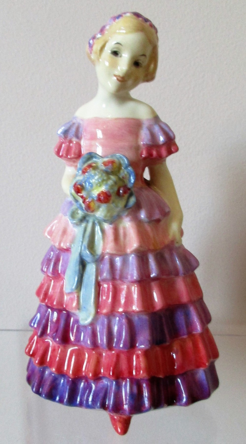vintage royal doulton english porcelain figurine the little bridesmaid hn 1433