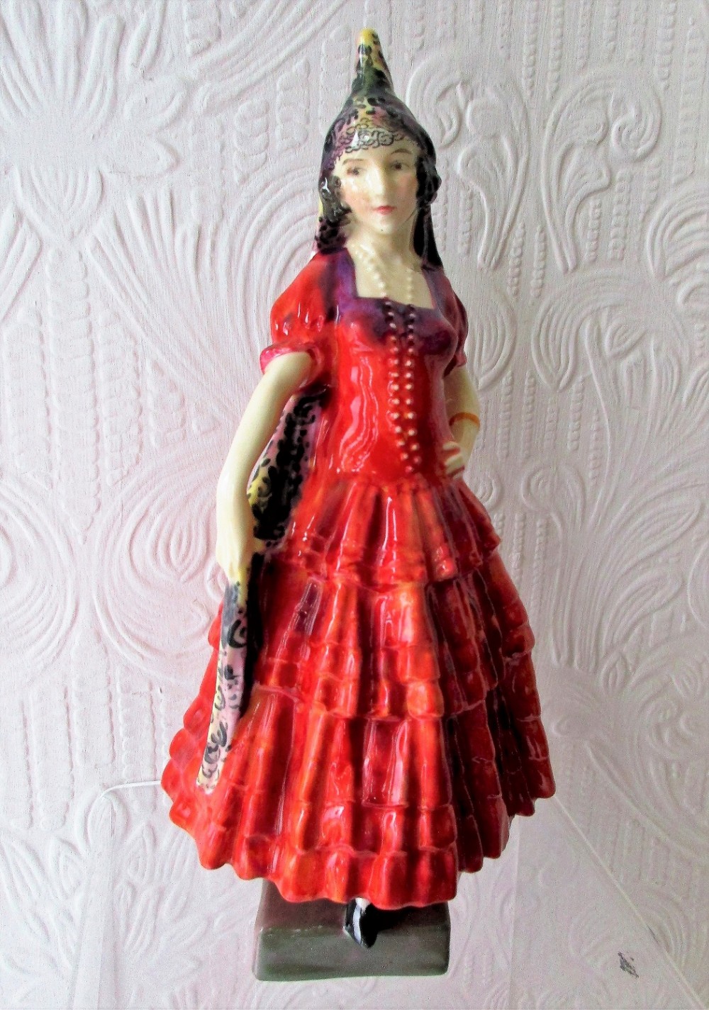 vintage royal doulton english porcelain figurine a spanish lady hn 1294
