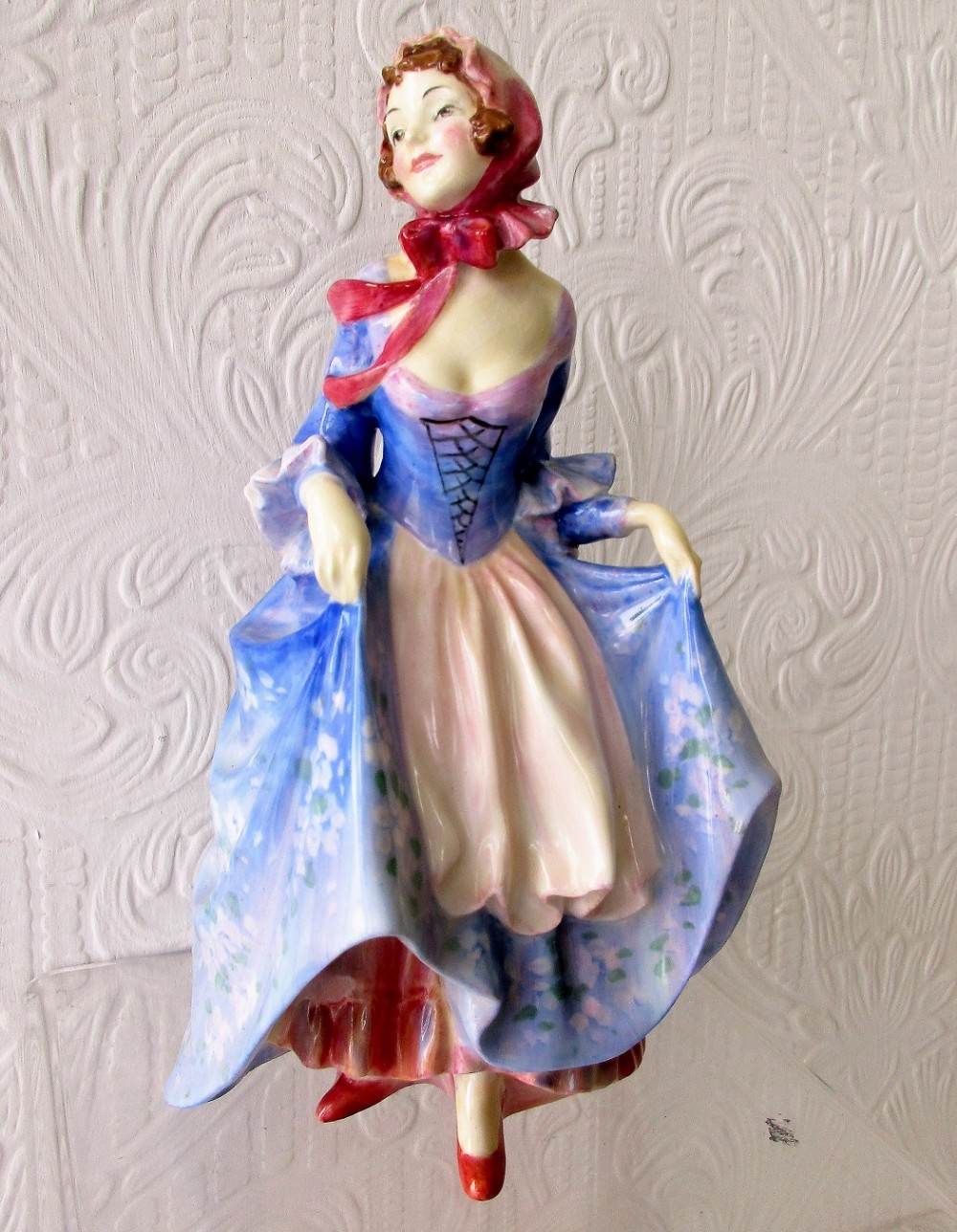 vintage royal doulton english porcelain figurine suzette hn 1577
