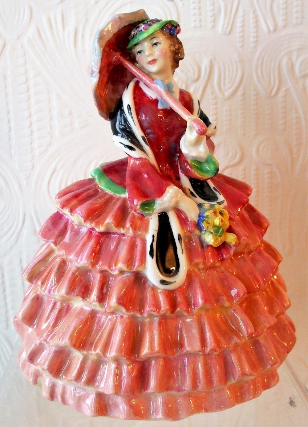 vintage royal doulton english porcelain figurine toinette hn 1940
