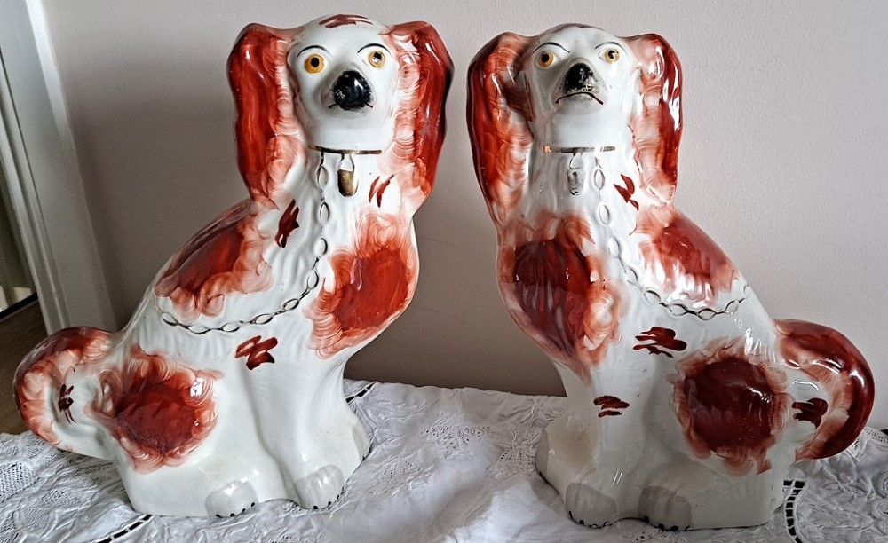 pair of antique english victorian staffordshire pottery comforter spaniels h 2454 h 2455