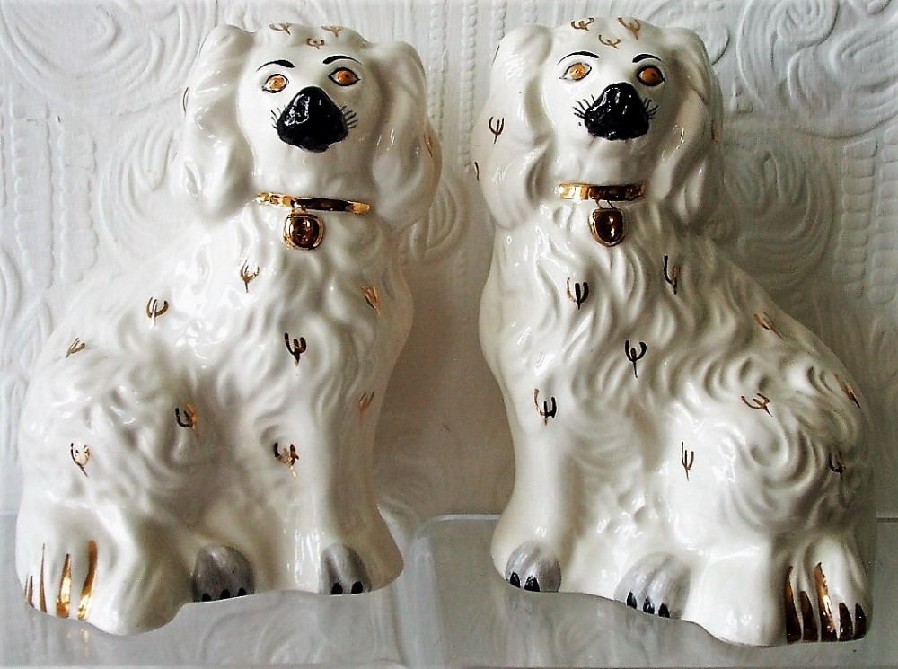 vintage pair of royal doulton english comforter spaniels