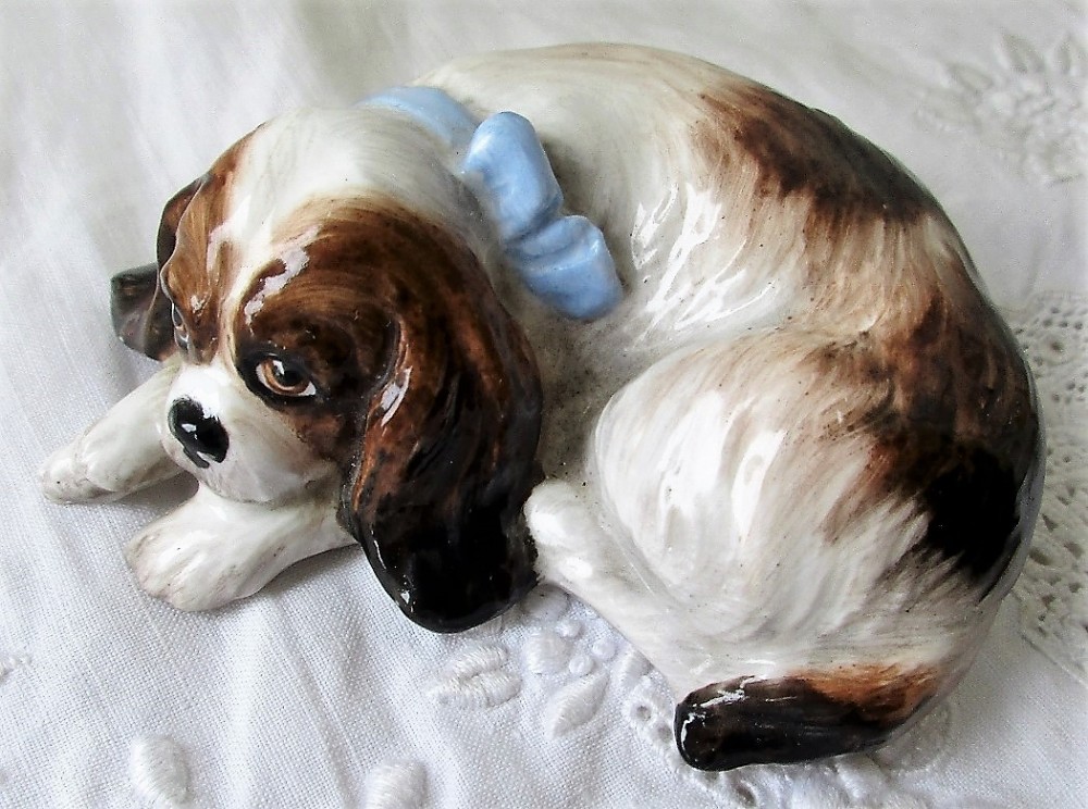english studio pottery porcelain figurine king charles spaniel reginald johnson
