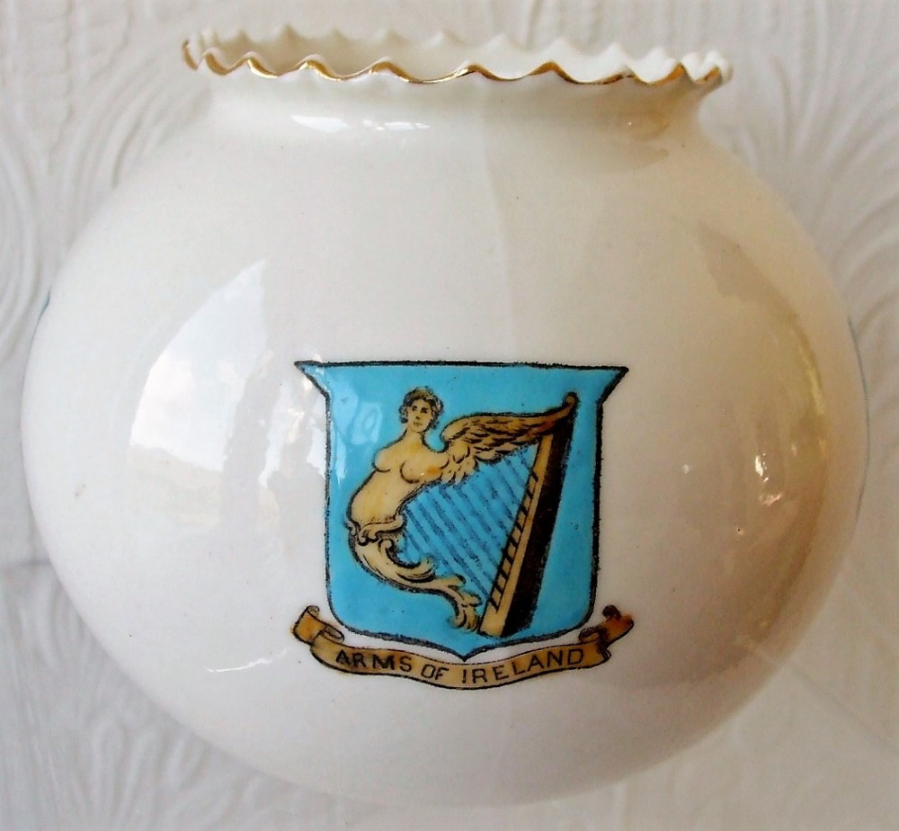 wh goss fairy ball vase crinkle top arms of ireland dublin badge of ireland trinity college dublin