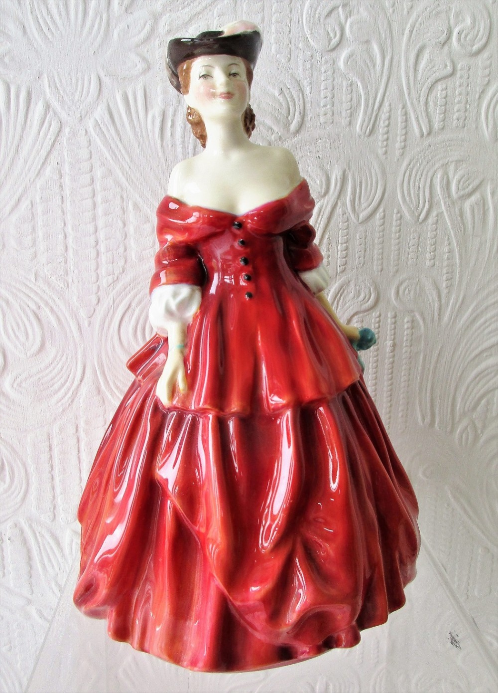 vintage royal doulton english porcelain figurine vivienne hn 2073