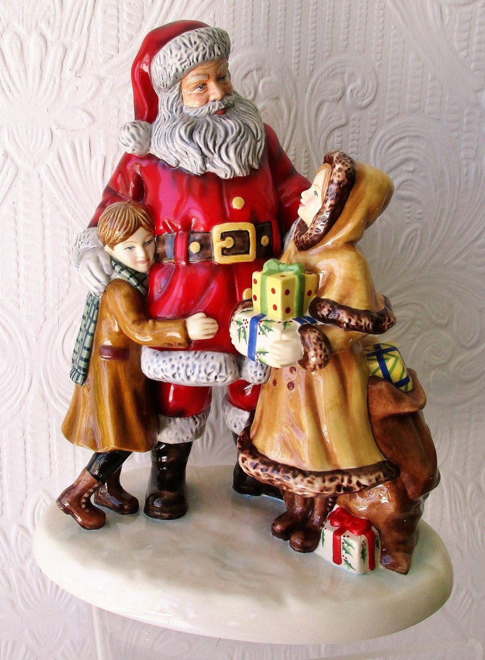 royal doulton porcelain figurine christmas joy hn 5548