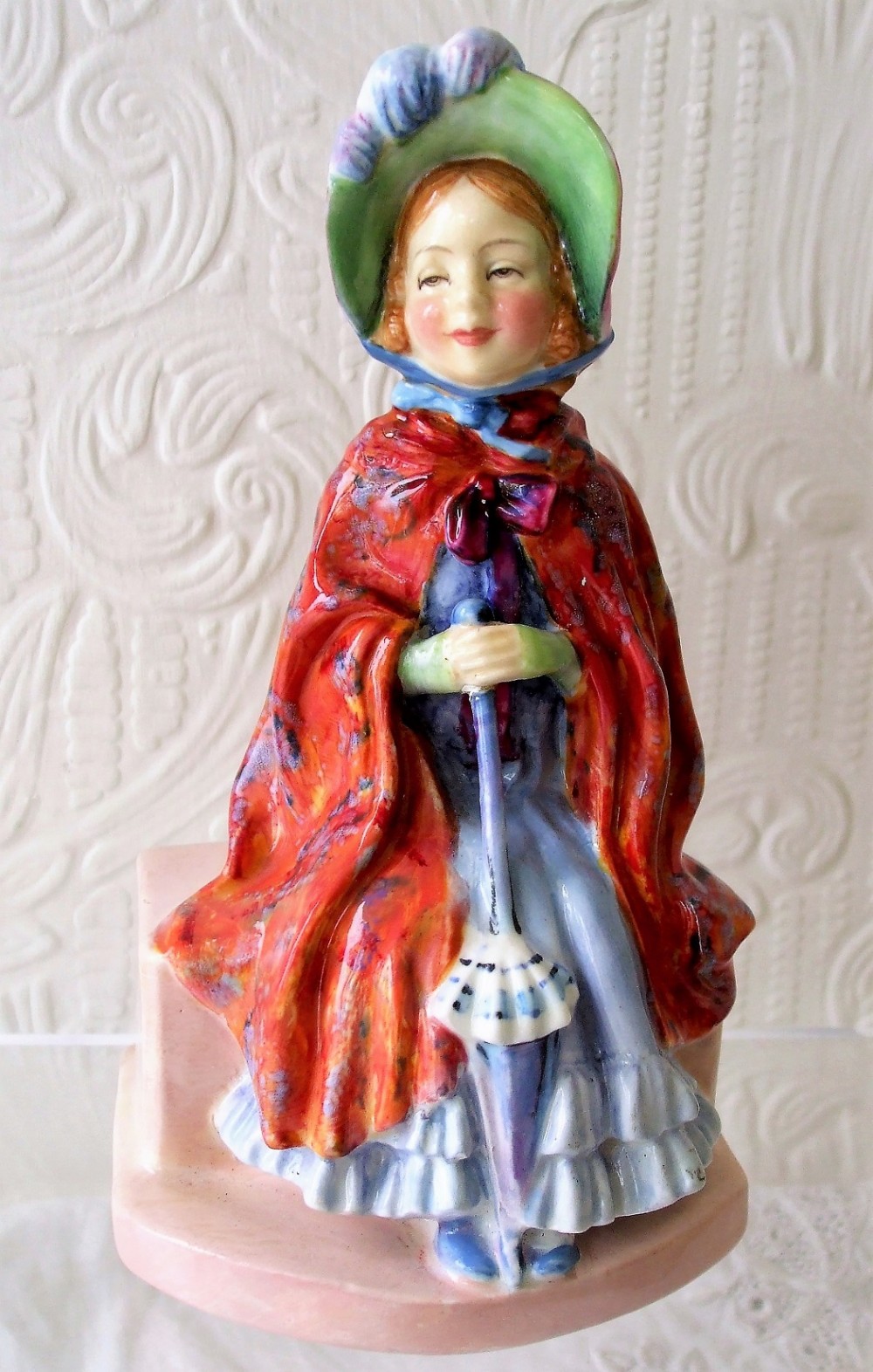 royal doulton figurine little lady make believe hn 1870