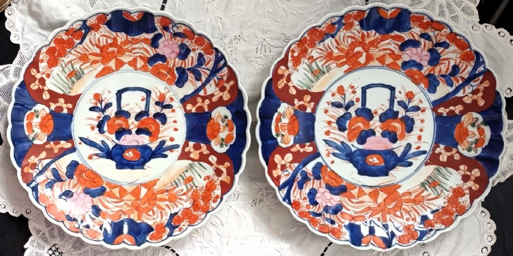 pair of antique japanese meiji period imari porcelain dishes