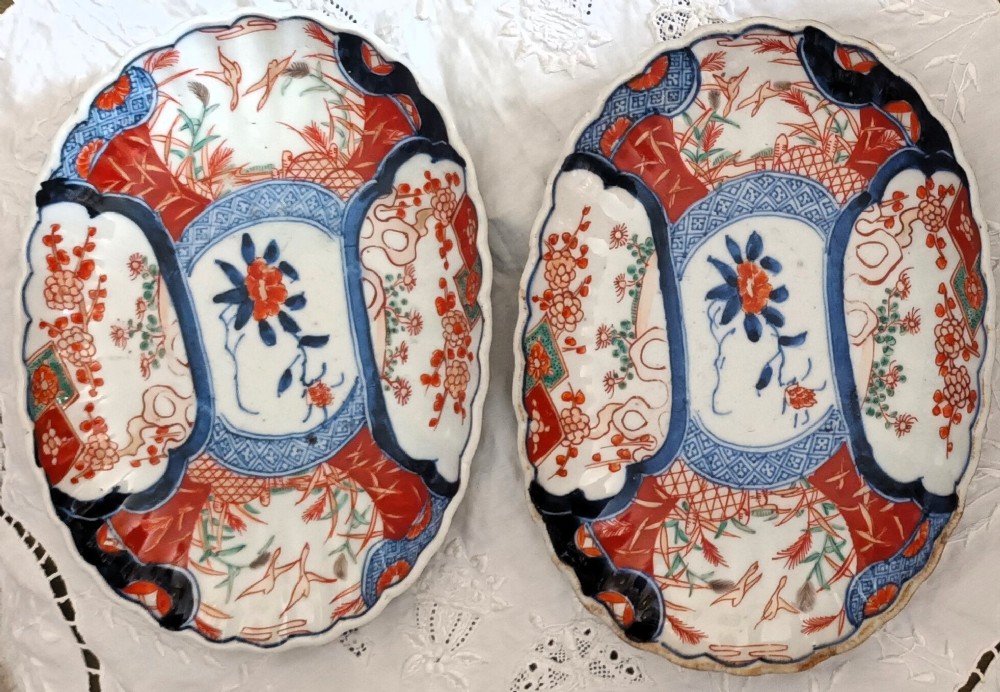 pair of antique japanese meiji period imari porcelain dishes